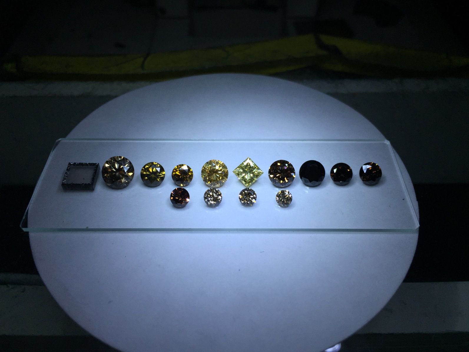 CVD diamond material and diamond technology developed by Carat Systems